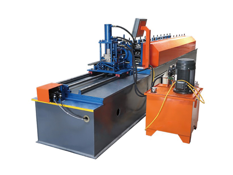 Machines de formage de goujons et de rails en acier