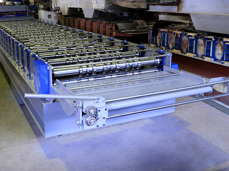Machine de formage de rouleaux de carreaux émaillés en métal de type 995