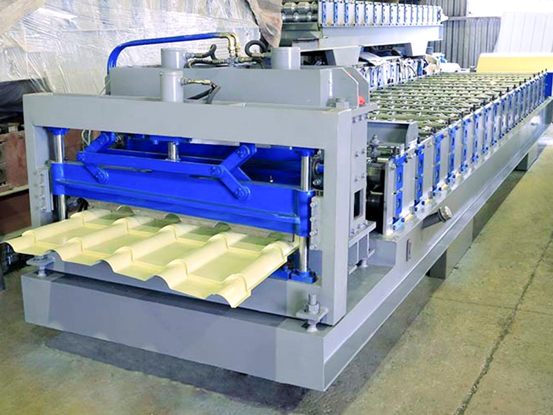 Machine de formage de rouleaux de carreaux émaillés en métal de type 995